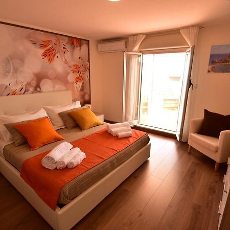 La Petite Maison อาชิ กัสเตลโล ภายนอก รูปภาพ