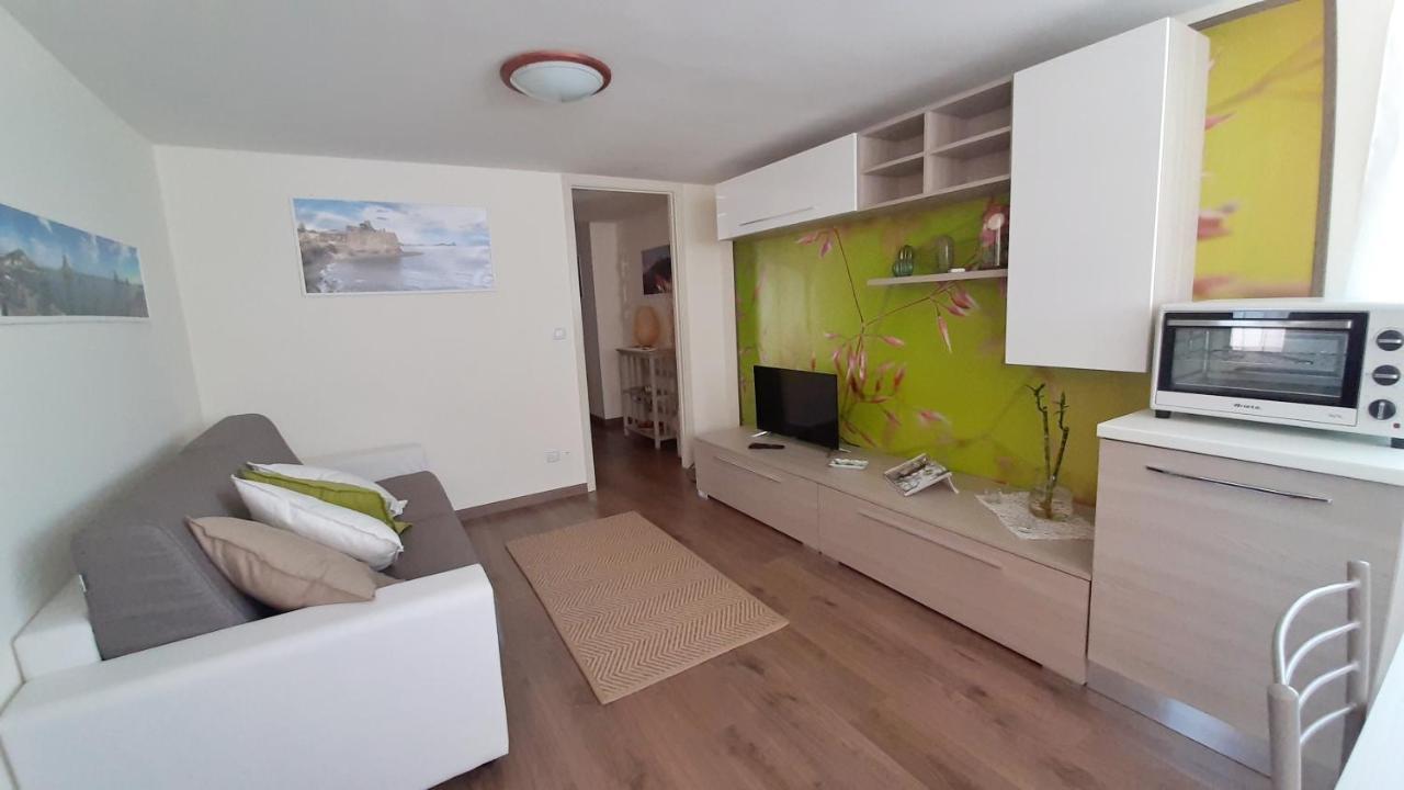 La Petite Maison อาชิ กัสเตลโล ภายนอก รูปภาพ